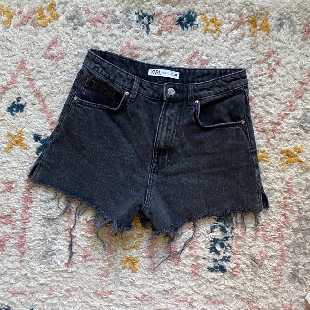 Zara black jean shorts size 4